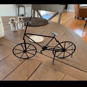 Black Metal Bicycle Decor! Great condition!